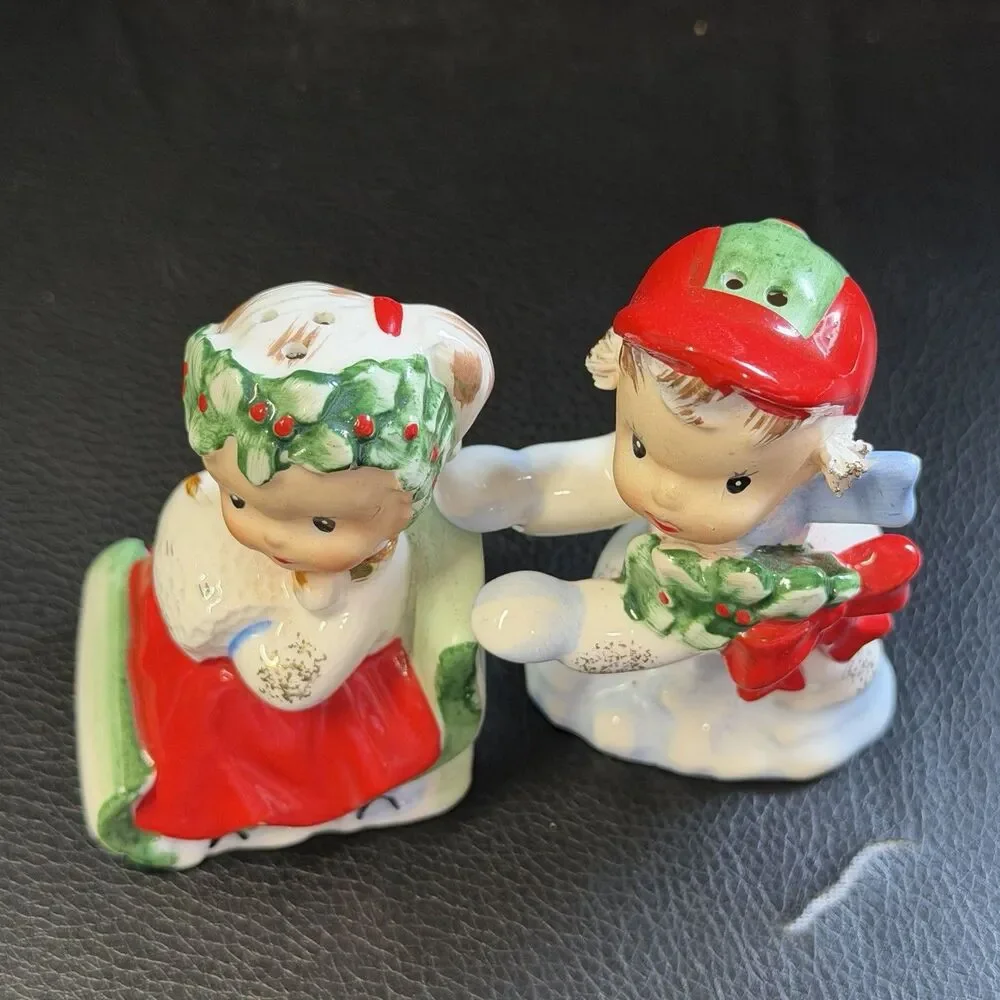Vintage Lefton 1555 Salt And Pepper Shakers Boy Pushing Girl In Sleigh SP6